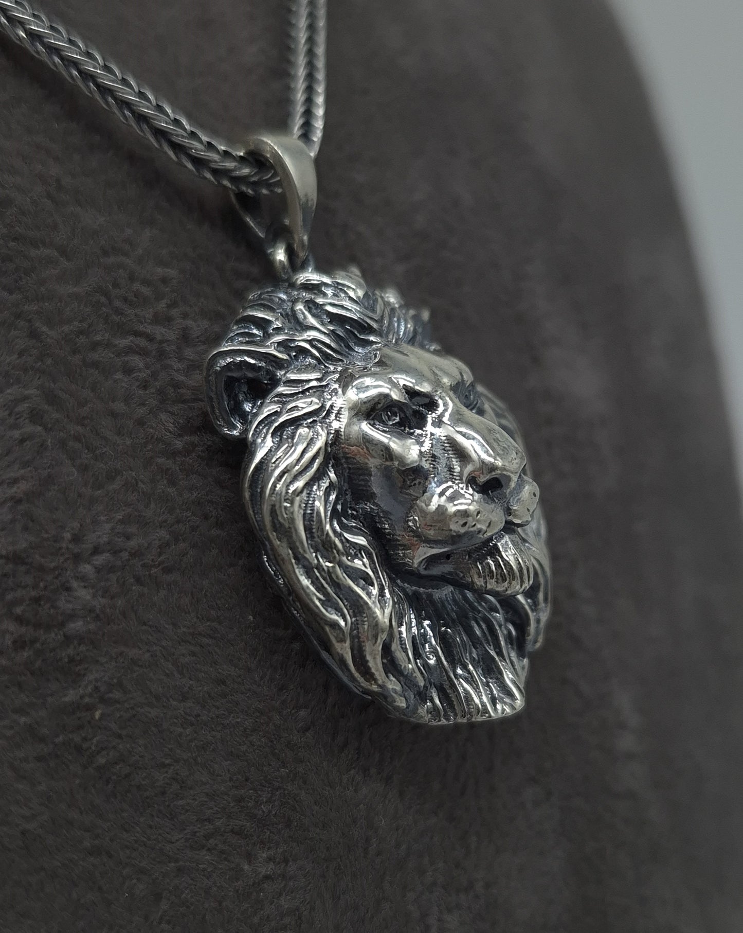 Silber Fuchsschwanzkette Löwe