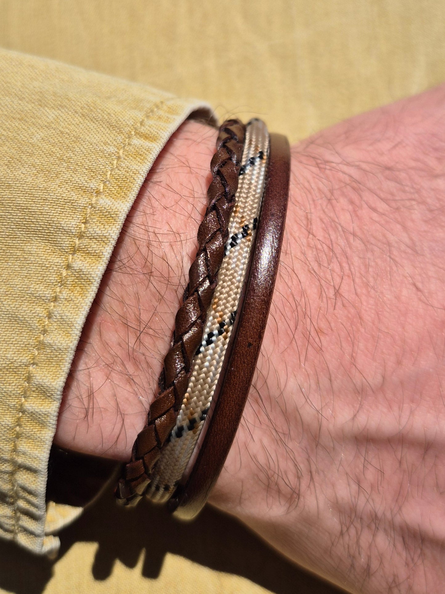Lederarmband Dunkelbraun Stoffkordel