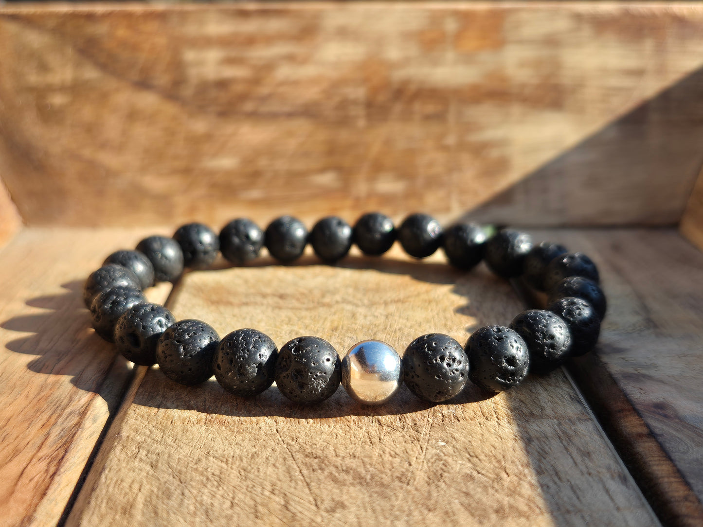 Nahle® 8mm Naturstein-Armband Lavastein mit 925 Silberperle