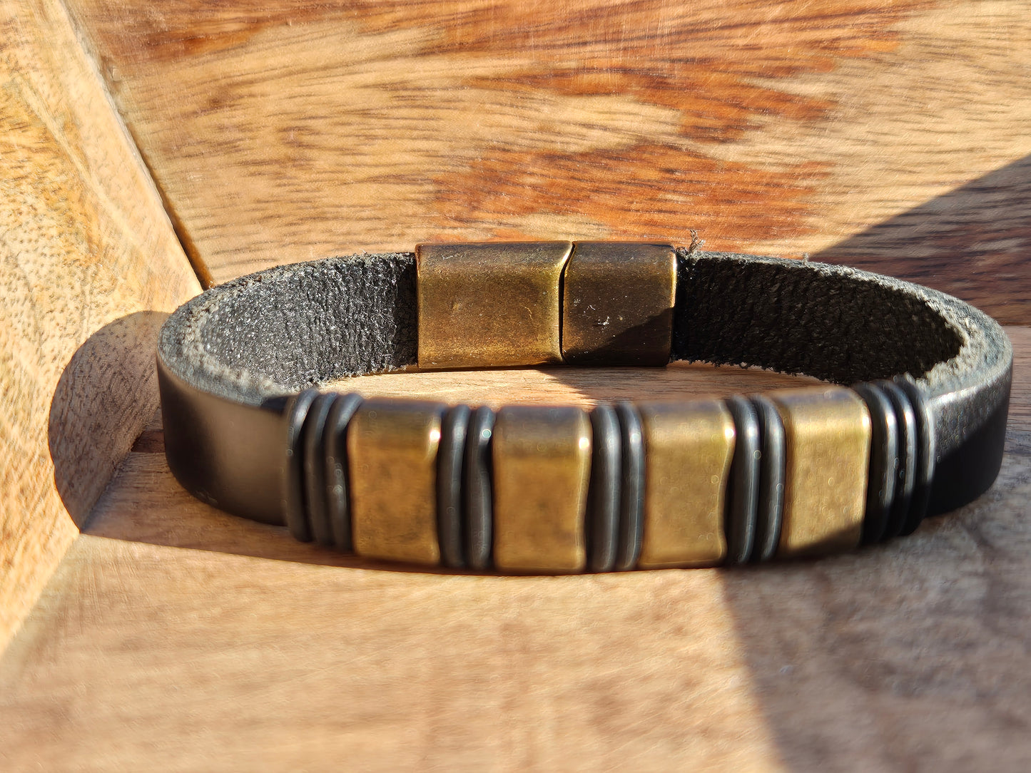 Lederarmband Schwarz Metallelemente