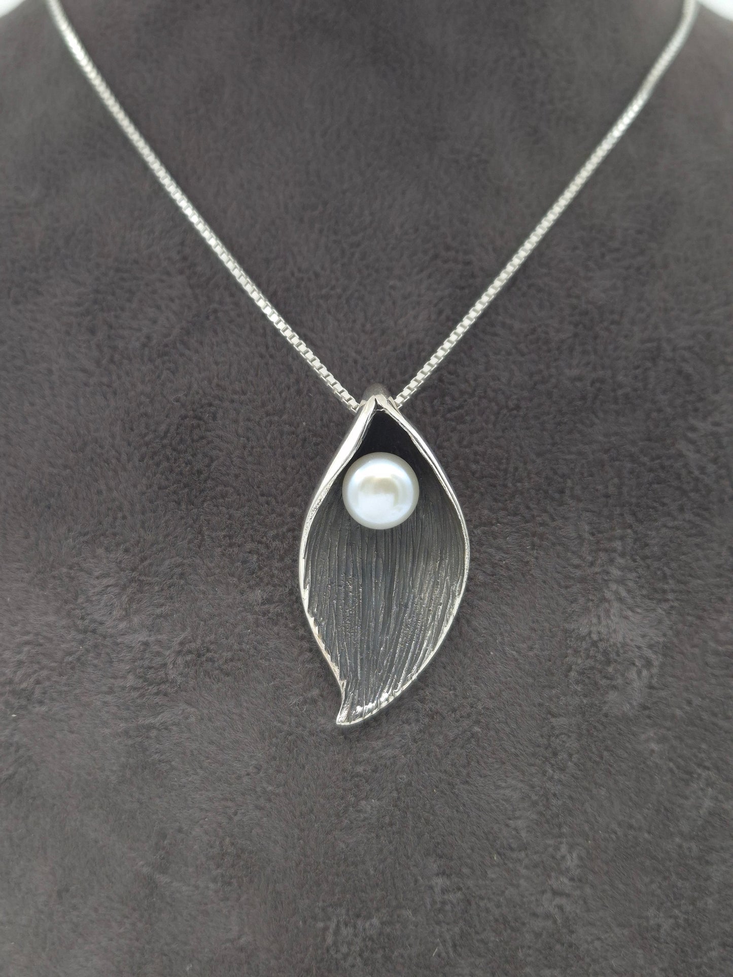 Silber Halskette mit 925 Silber Perlenblattanhänger
