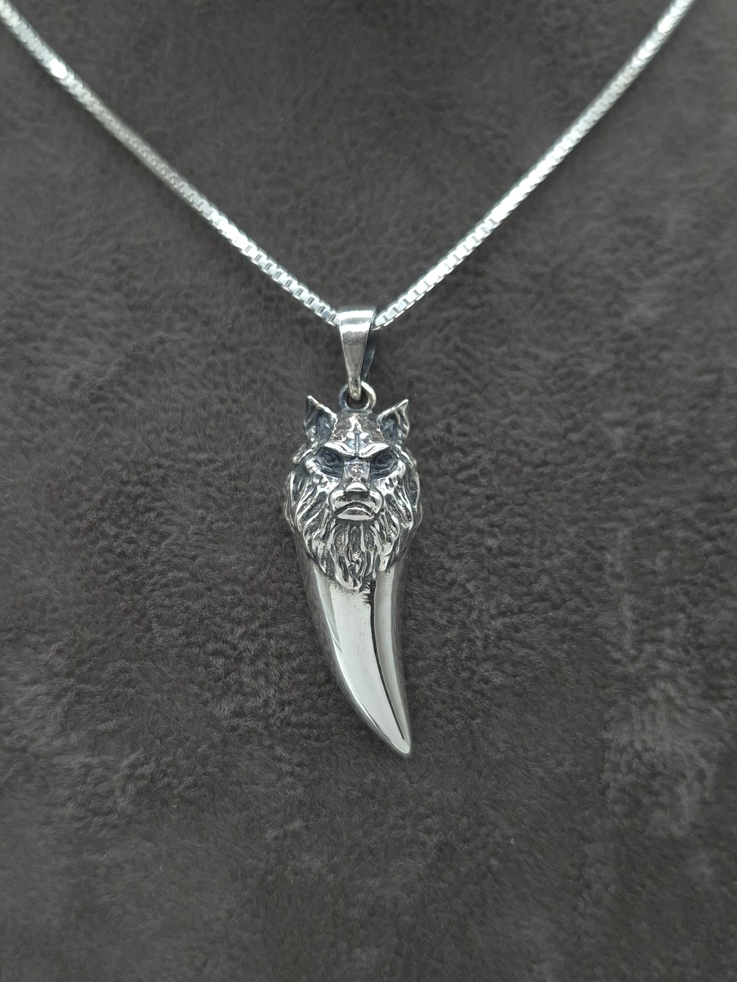 Silber Halskette mit 925 Silber Wolfszahnanhänger