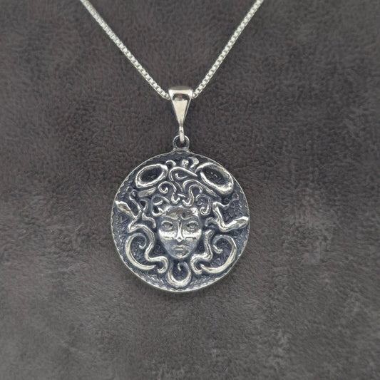 Silber Halskette mit 925 Silber Medusaanhänger