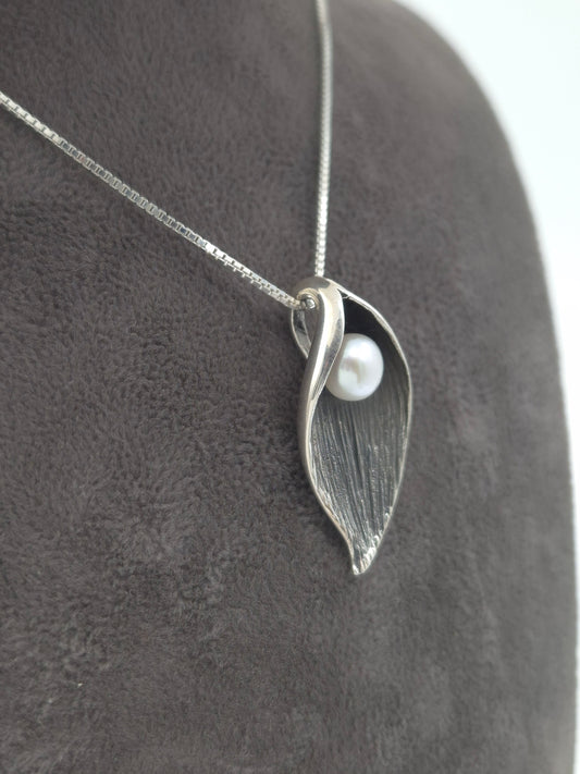 Silber Halskette mit 925 Silber Perlenblattanhänger
