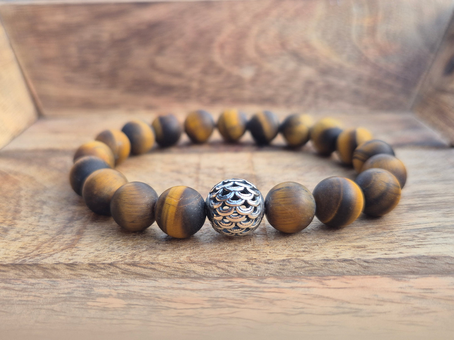 Nahle® 10mm Naturstein-Armband Tigerauge matt Naturstein mit 925 Silberperle