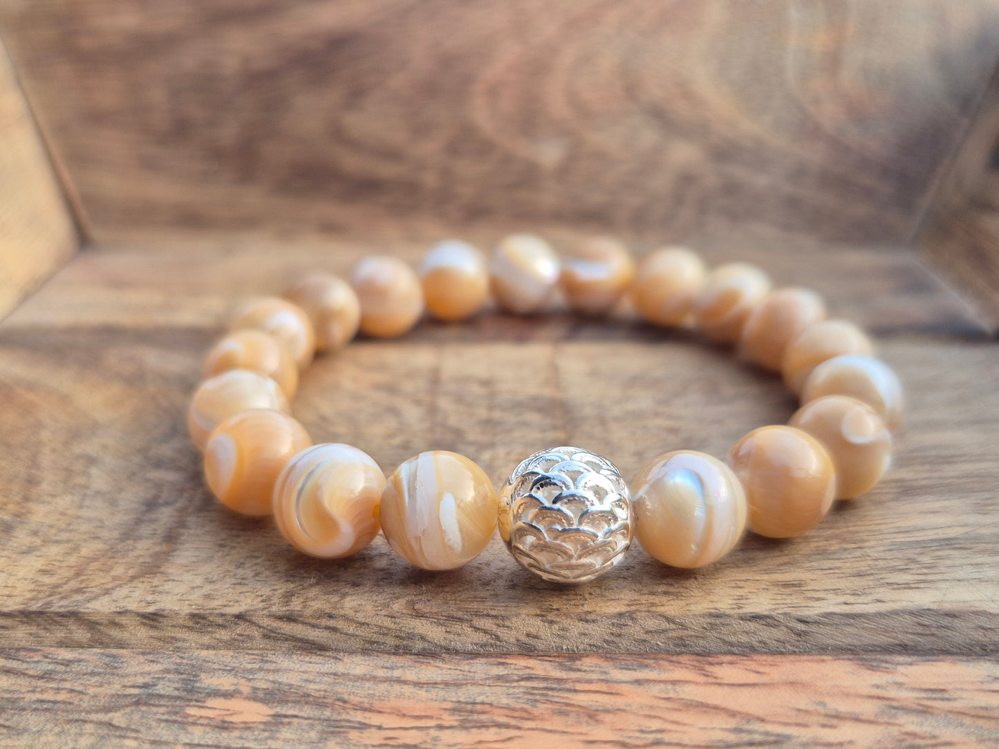 Nahle® 10mm Naturstein-Armband Perlmutt Naturstein mit 925 Silberperle