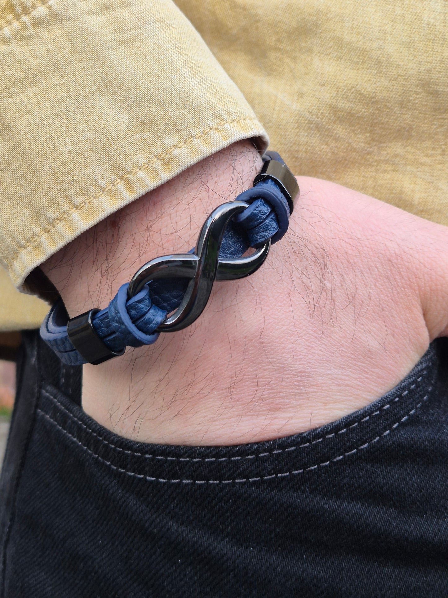 Lederarmband mit Verlängerungsglied Infinity