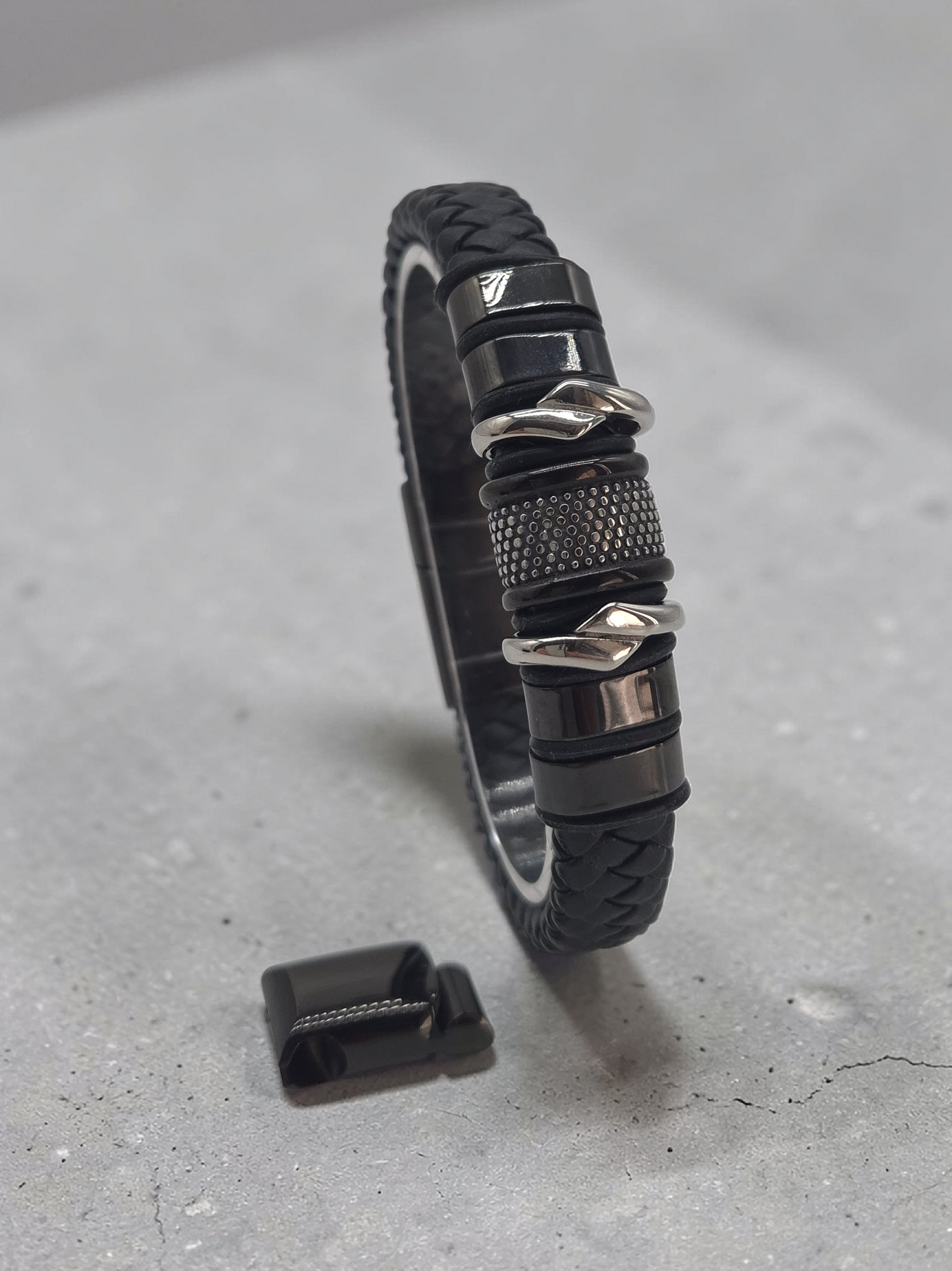 Lederarmband mit Verlängerungsglied Avenox in Silber und Schwarz