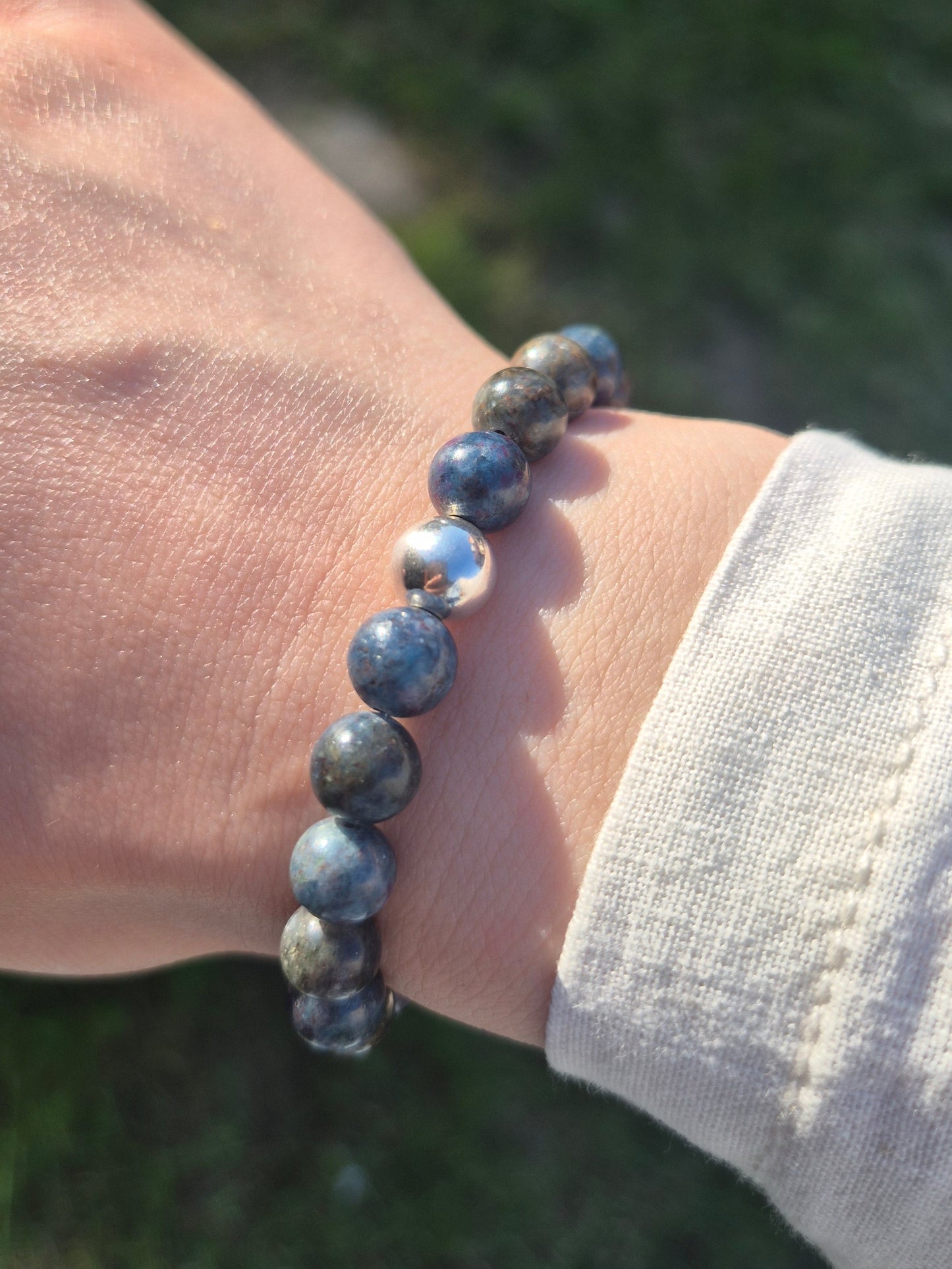 Nahle® 8mm Natürlicher Rubin-Saphir Naturstein-Armband 925 Silberperle