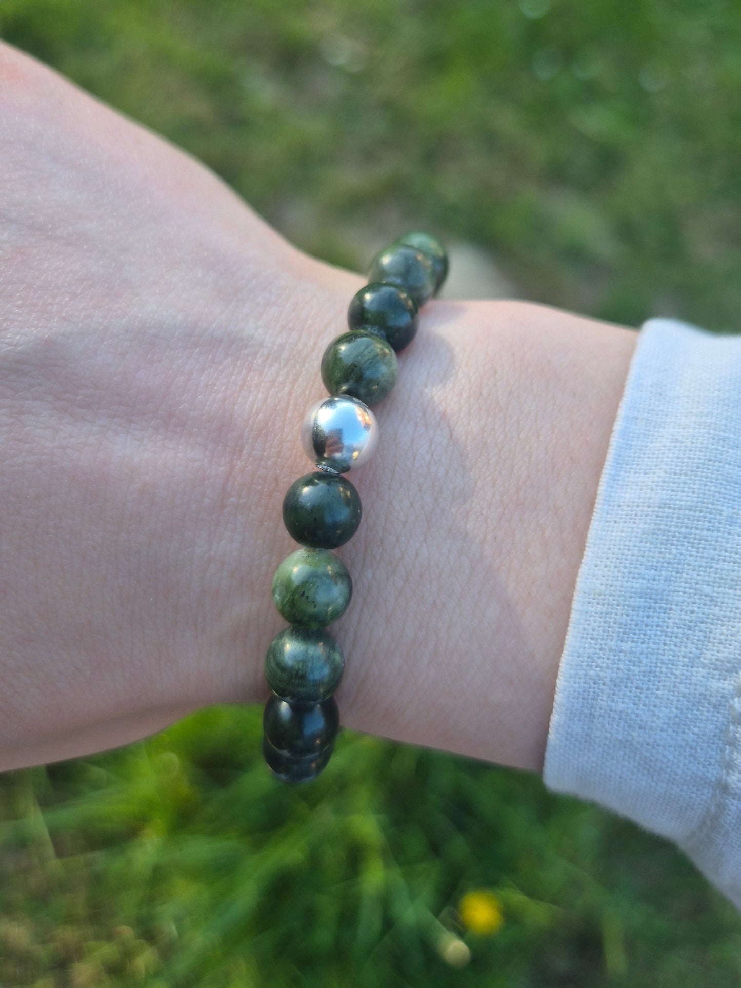 Nahle® 8mm Dunkler Jade Naturstein-Armband 925 Silberperle