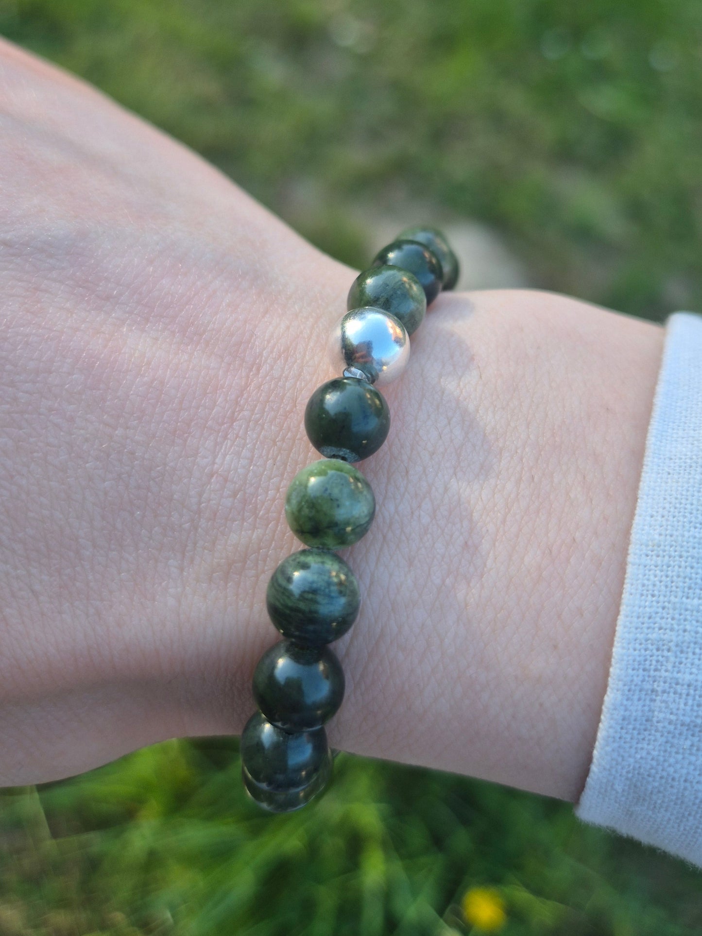 Nahle® 8mm Dunkler Jade Naturstein-Armband 925 Silberperle